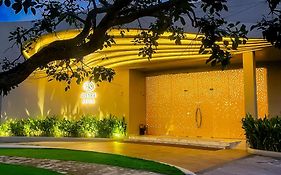 Avenra Gardens Hotel